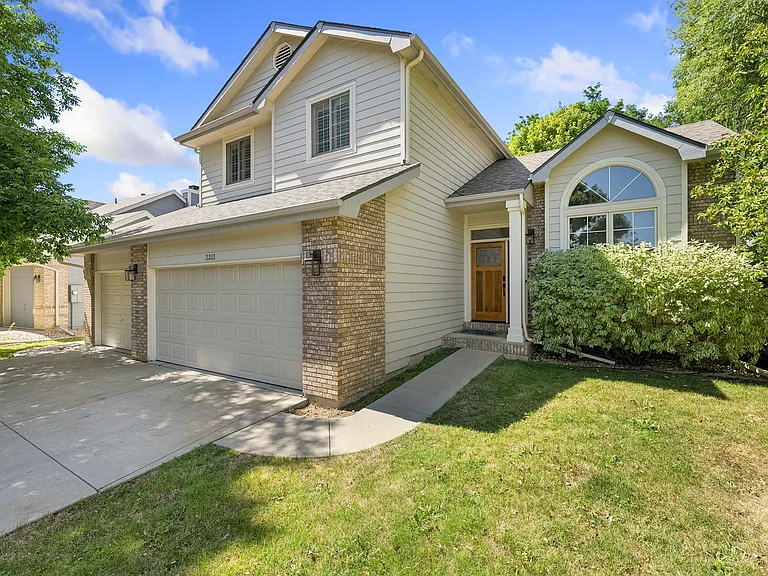 2313 Timber Creek Dr — Photo 2