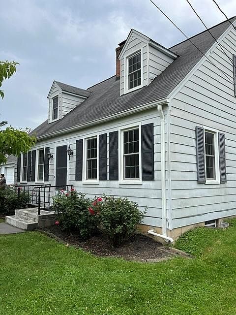 1st image of 7 Circle Dr
