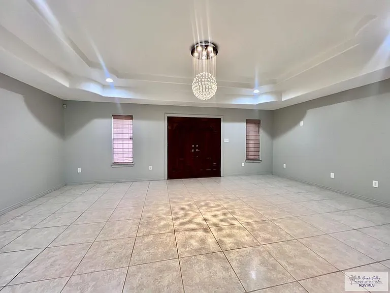 1683 Artemisa Ave — Photo 6