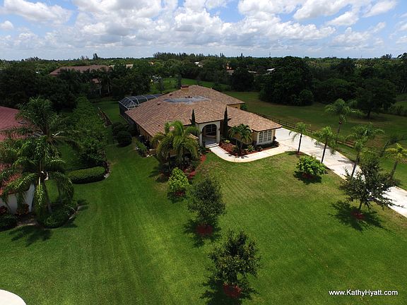 3rd image of 11721 NW 11th St