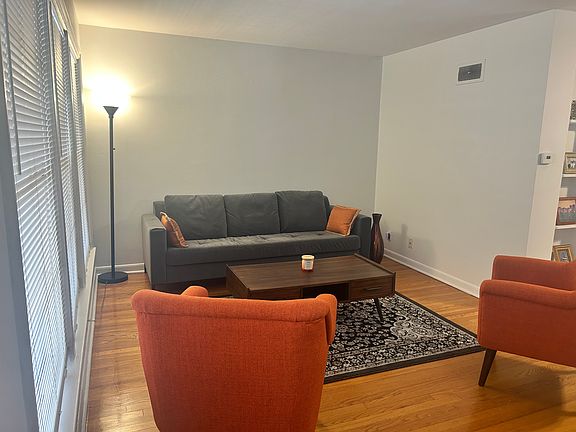 3rd image of 1305 N Harlem Ave APT 7