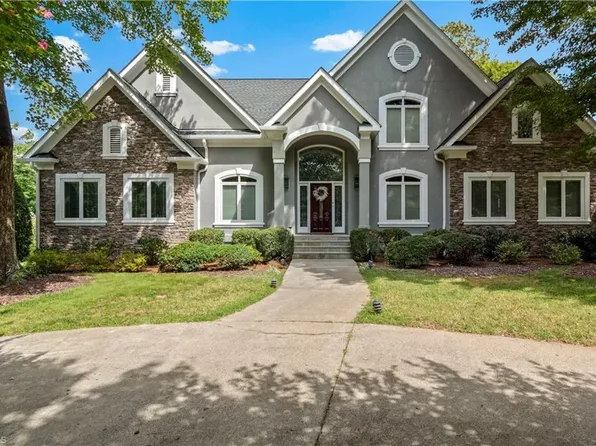 1513 Barrington Way Ct, Winston Salem, NC 27106