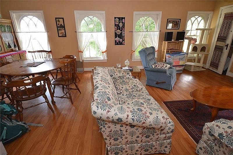 1st image of 4740 Friendship Ave Floor 3