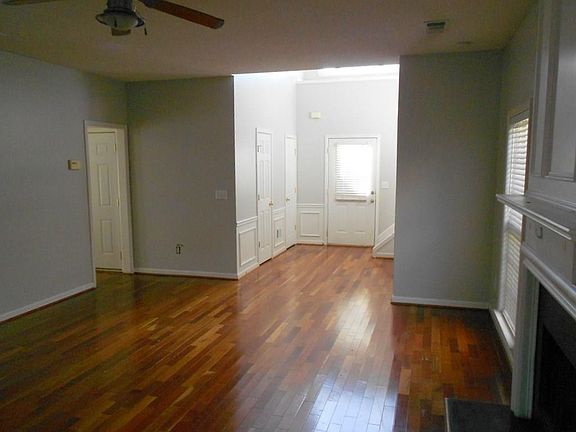 4th image of 2827 Priestcliff Dr SE