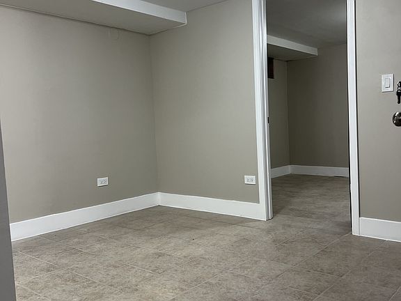 4th image of 3353 W Warren Blvd #11398318