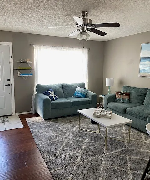 3275 Marigold Dr — Photo 5