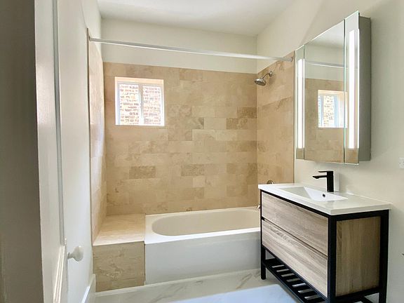 5th image of 3824 N Bell Ave #2
