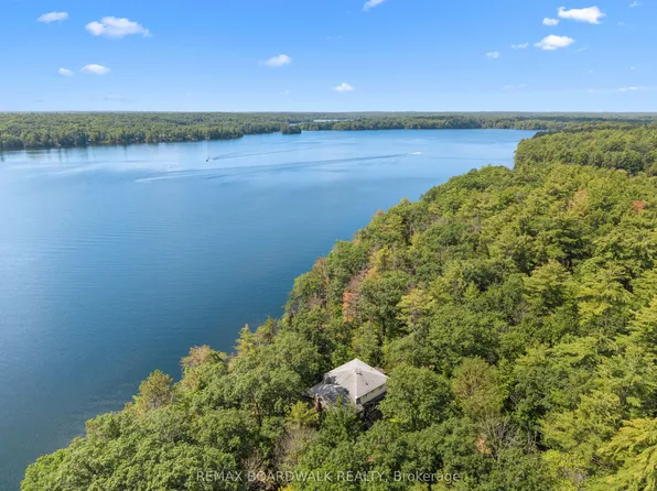 202 Folly Rd, Rideau Lakes, ON K0G 1E0