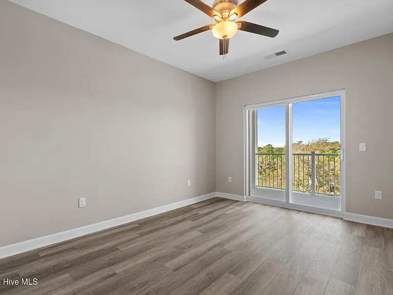 2272 Dolphin Shores Dr SW #402 — Photo 35
