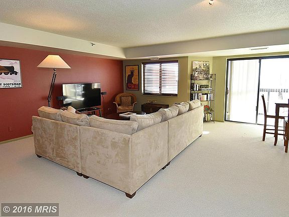 4th image of 900 N Stafford St APT 2121