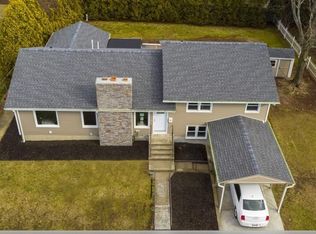 10 Kern Acre Dr, Johnston, RI 02919