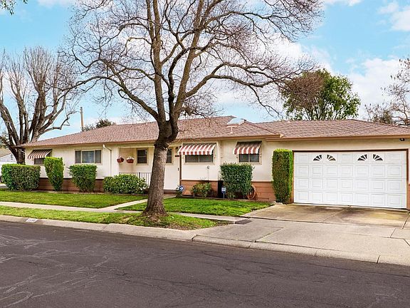 3rd image of 1130 Aspen Drive