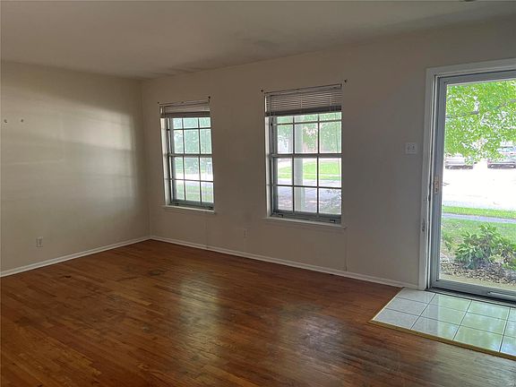 2nd image of 526 Haventree Dr