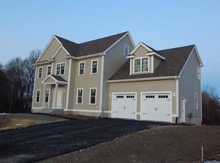 14 Peterson Ln, Foxboro, MA 02035