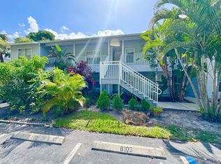 1895 Courtyard Way APT 101, Naples, FL 34112