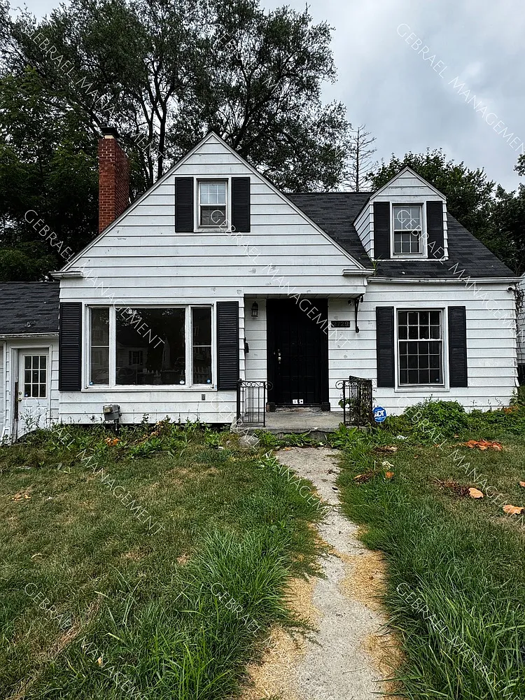 2729 Thomas St. — Photo 1