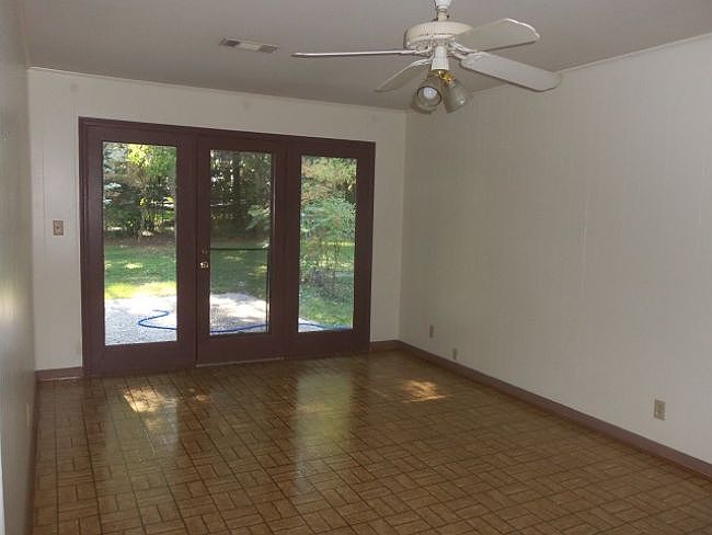 2nd image of 5563 Vanderbilt Ct