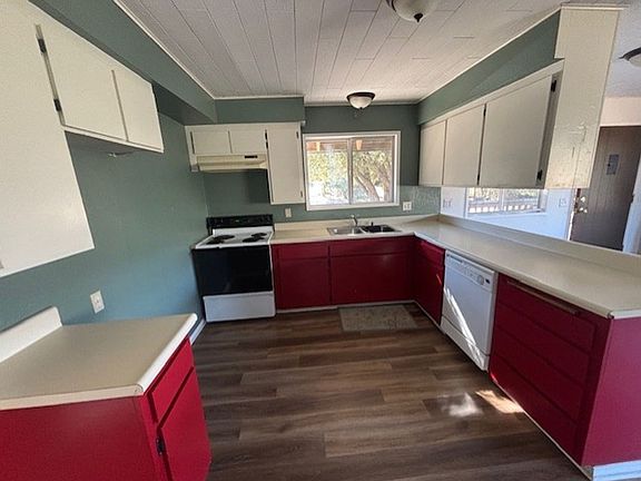 2nd image of 2028 Linden Dr Unit 1