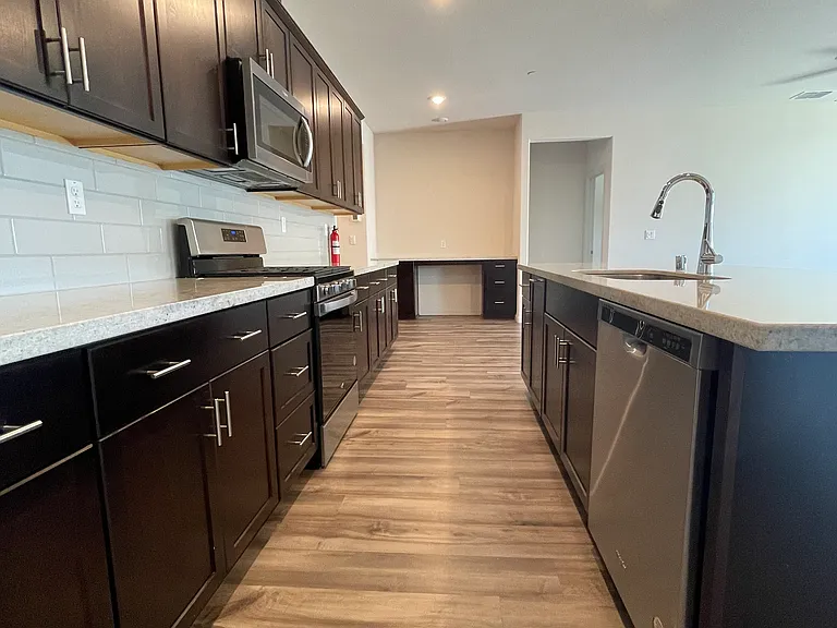 5032 Grasscreek Dr — Photo 11