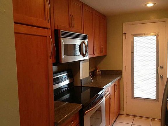 2nd image of 1498 Jefferson Ave APT 407