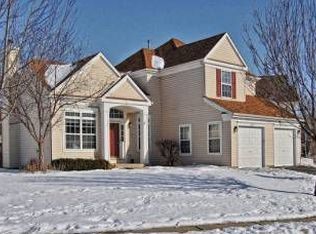 34153 N Old Walnut Cir, Gurnee, IL 60031