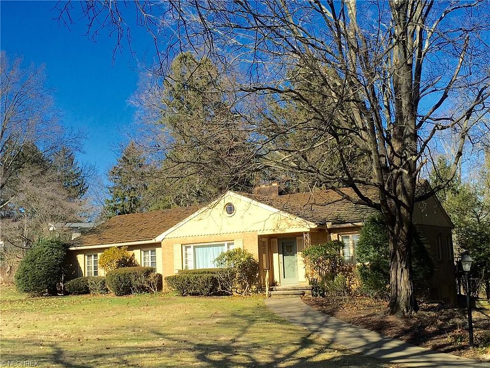 1st image of 1352 E Wayne Ave
