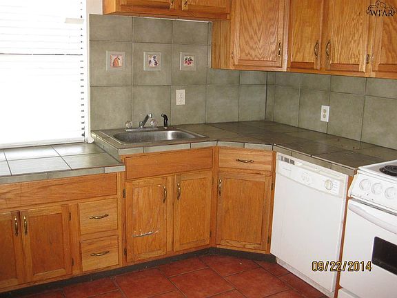 3rd image of 1717 Tucson Dr
