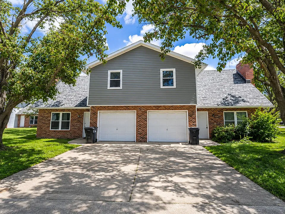 1913 Greenleaves Ct