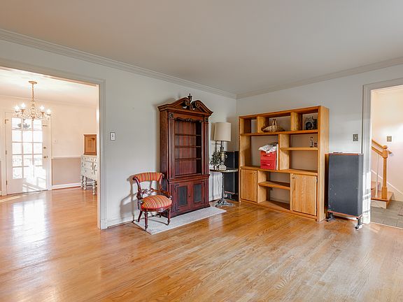4th image of 7708 Yorkdale Dr