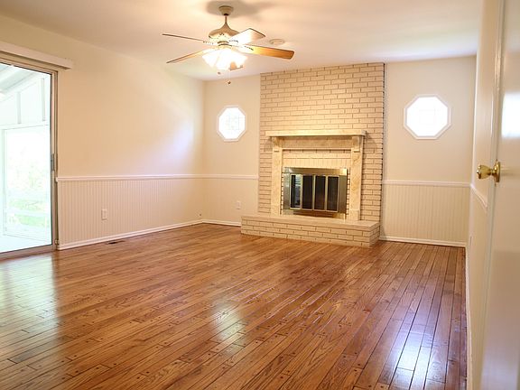 2nd image of 15425 Grantley Dr