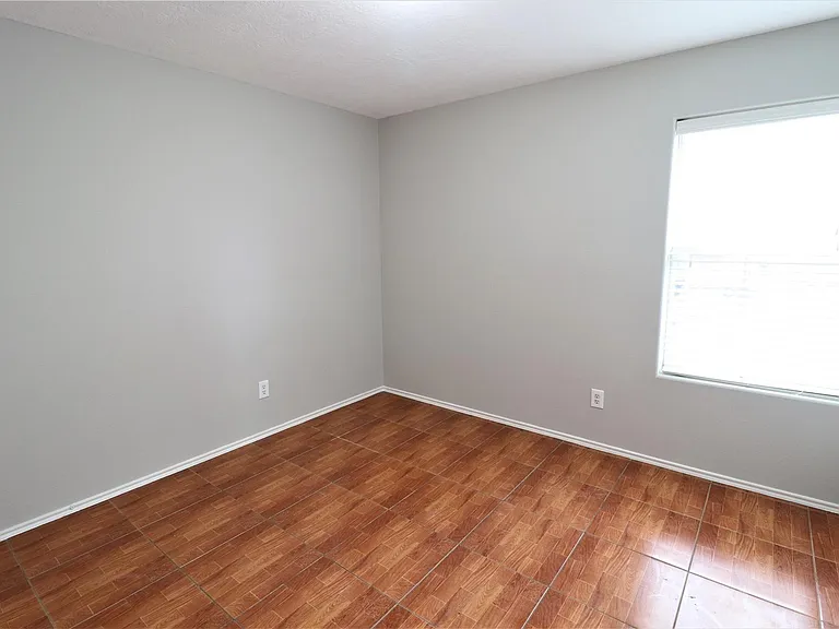 811 Slate Valley Ln — Photo 9