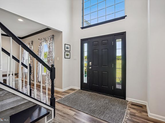 4th image of 32655 Meadowlark Ln
