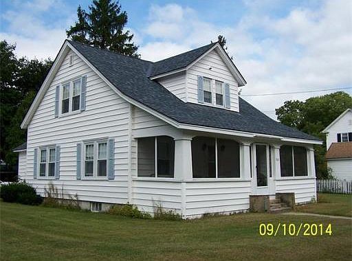 2nd image of 360 Twichell St