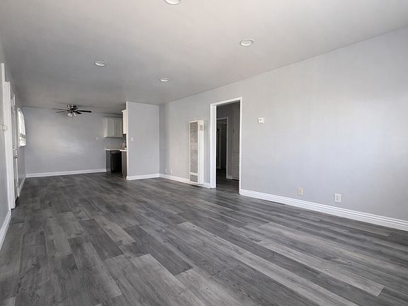 4th image of 1420 Walnut Ave #1