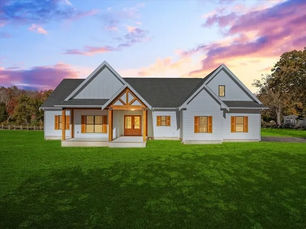 65 Marvel St, Swansea, MA 02777