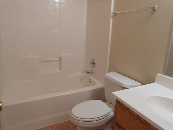 5th image of 193 Creek Cove Dr