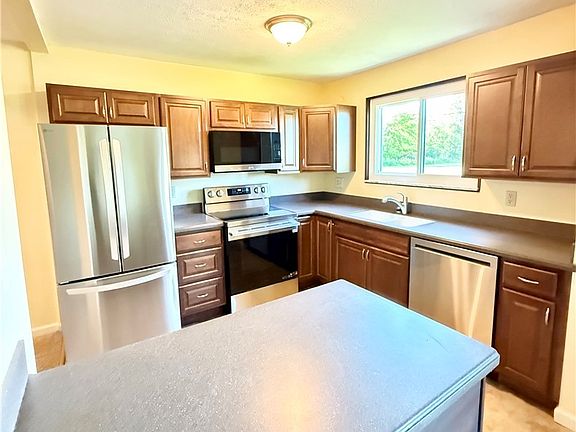 4th image of 24665 Clareshire Dr APT 104