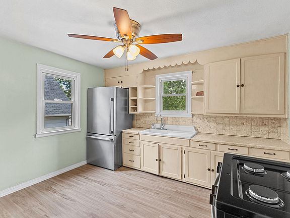 4th image of 439 7th Ave S