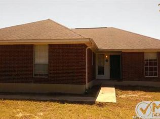 1546 Meadow Gln, Adkins, TX 78101