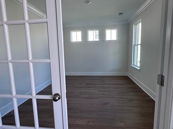 4th image of 282 Castlebar St Lot 25