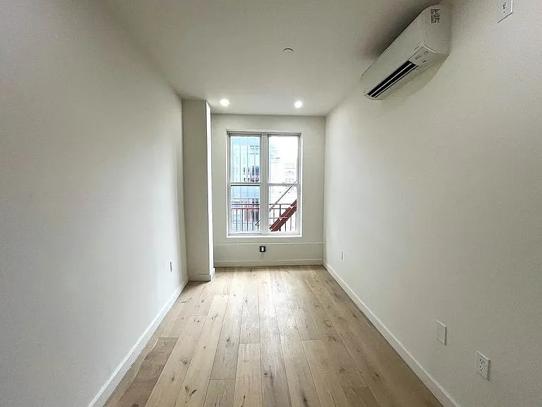 135 W 126th St #Penthouse 2 — Photo 5