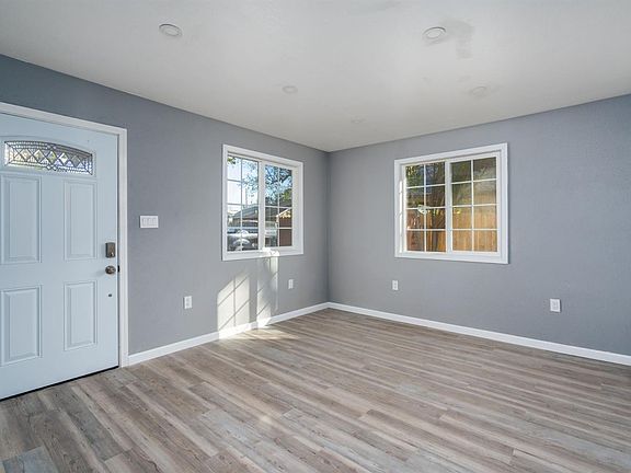 3rd image of 838 Price Ct