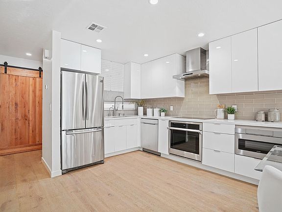 2nd image of 629 Forest Ave