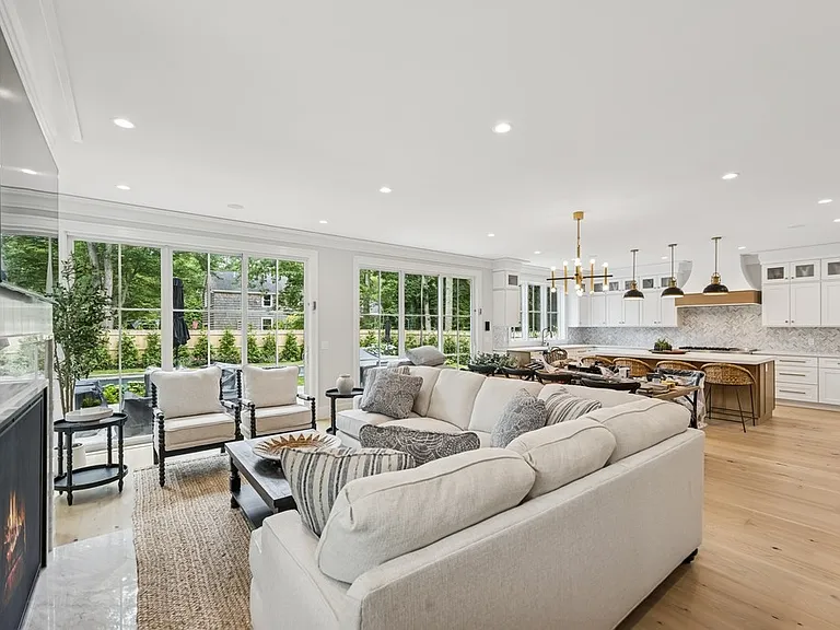 18 Red Cedar Rd — Photo 7