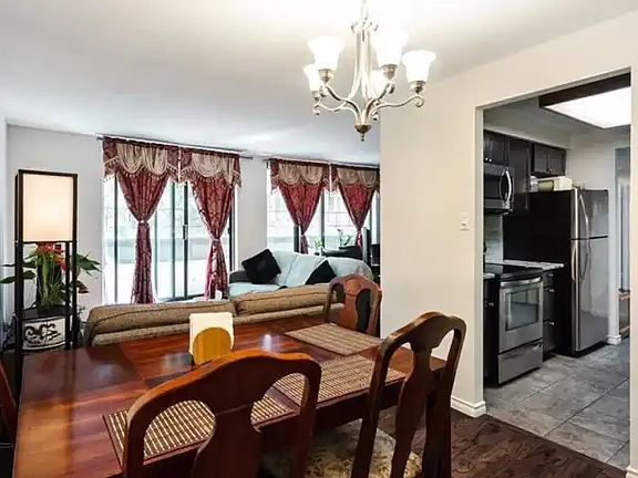 3rd image of 324 Laurier Ave W #2109