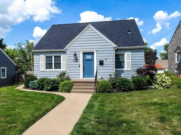 2614 N Howell St, Davenport, IA 52804