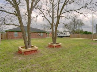 212 Gupton Ln, West Columbia, TX 77486