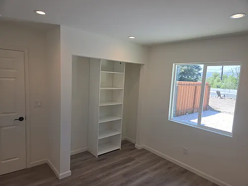455 Royal Ave Photo 1