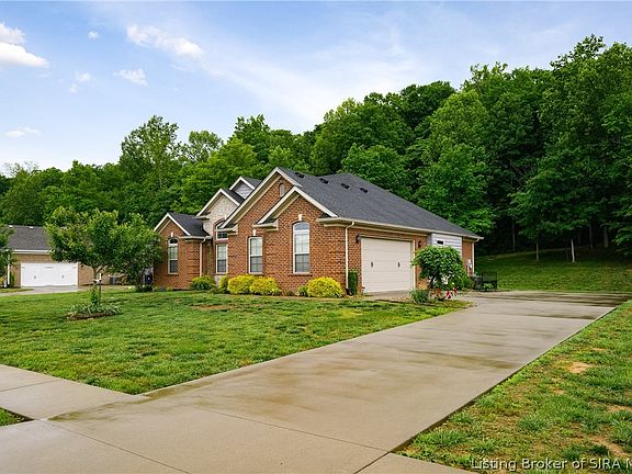 2nd image of 2651 Crescent Hill Drive NE
