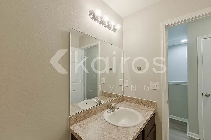 1349 Mull St — Photo 15